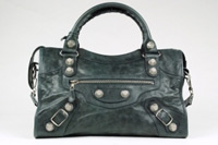 ITALIAN COMPANY SELLS WHOLESALE PRADA, GUCCI, FENDI, BURBERRY BAGS, SHOES, APPAREL, ACCESSOIRIES