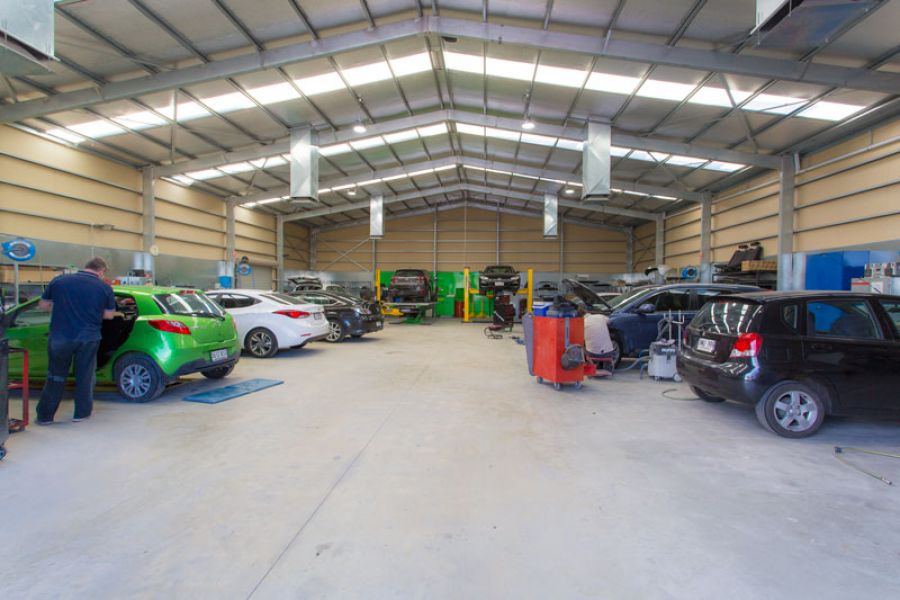 Top Crash Repair near me with Plaza Crash Repairs: Call today!