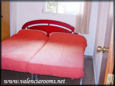 Valencia accommodation-Day-20€, week-100€, month-320€ valenciarooms.net Cheap rooms in Valencia from