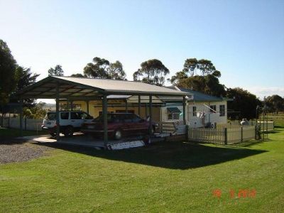 3 bedroom, renovated home on many acres in Rosedale Victoria