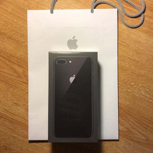 FOR SALE: BRAND NEW UNLOCKED APPLE IPHONE 8 PLUS 256GB $600