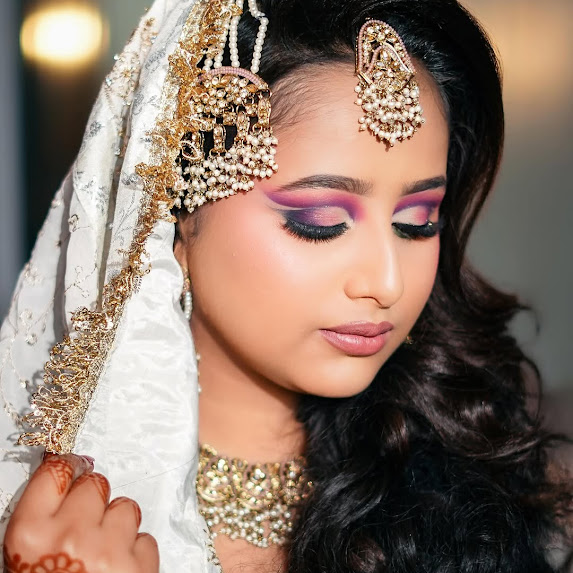 Best Makeup Course in South Campus at Lakme Academy – Learn from Experts
