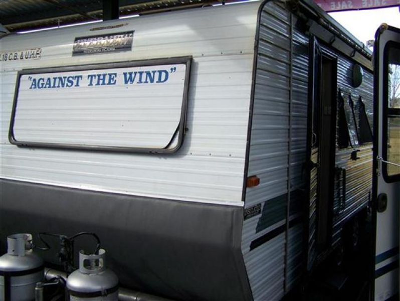 SN1332  Evernew, 19',ensuite , shw/toilet are separate, Roof a/c, 