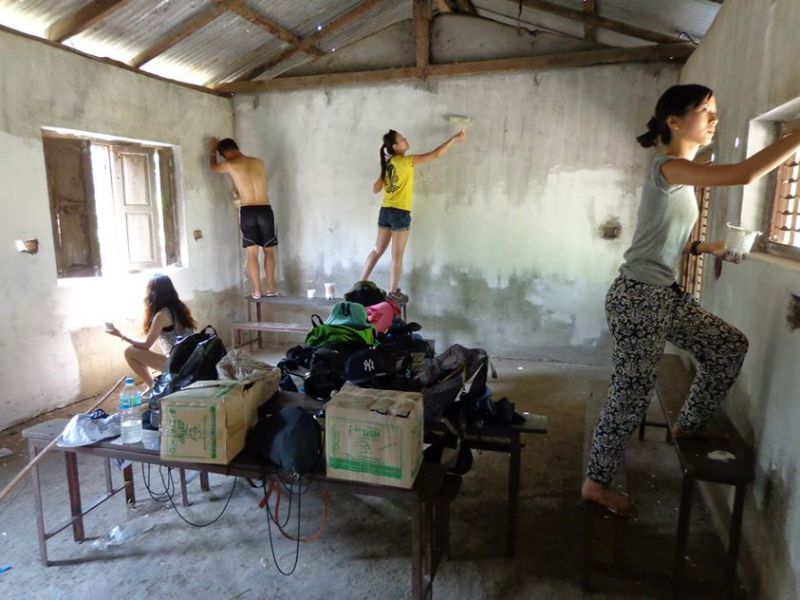 Volunteer painters in Nepal to paint rural school 
