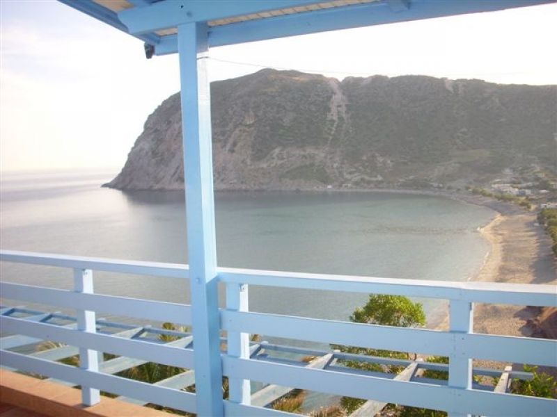 Greece Cyclades island of Milos rent studio apartment 