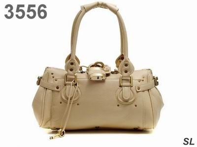 Fashion bags : Gucci, LV, Chanel, Dior, Fendi, D&G.