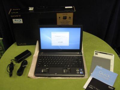 Apple MacBook Air - Core 2 Duo 1.4 GHz - 11.6? - 2 GB Ram---400Euro