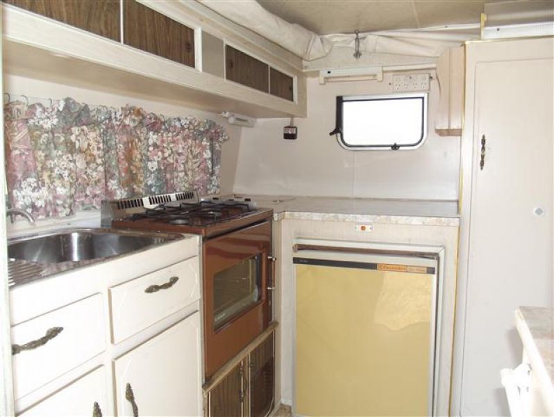 SN 1633  Travel Home Deluxe 12' Pop Top 