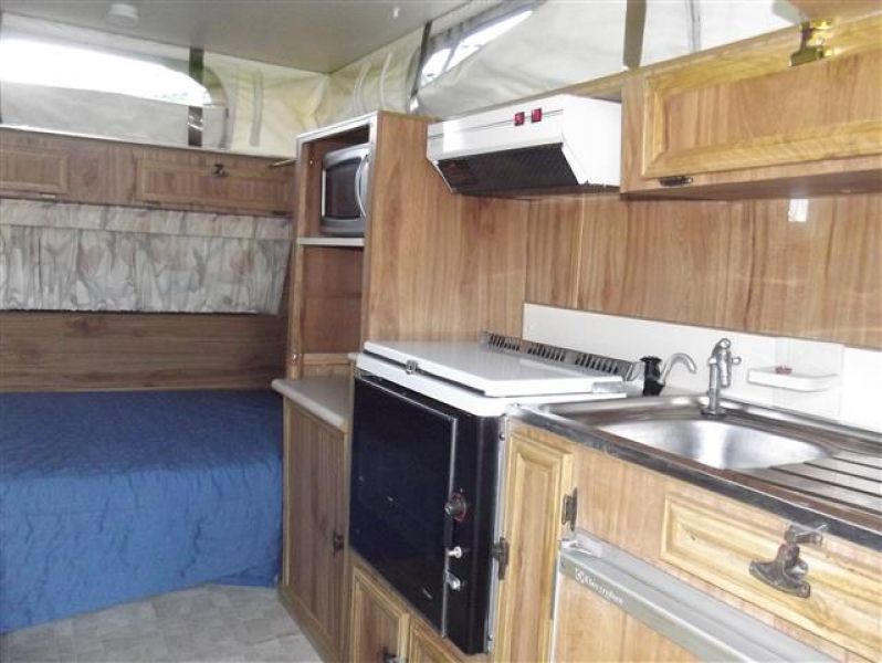 Jayco 11' x 6'6'' pop top, Model Sprite  Front double bed, 3 x way fridge 