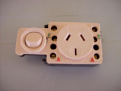 4 boxes   CLIPSAL  POWER POINTS ... SINGLE