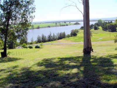 Accommodation for 2 on the Clarence River, Maclean NSW