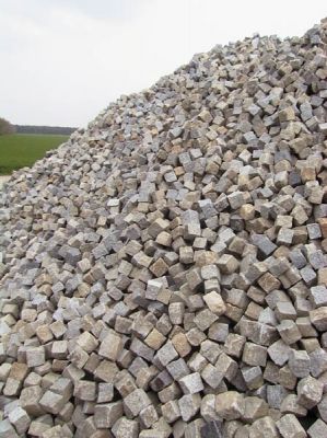 OLD COBLESTONES by LUXURYSTYLE.ES . RECLAIMED COBLESTONES . GRANIT PAVERS