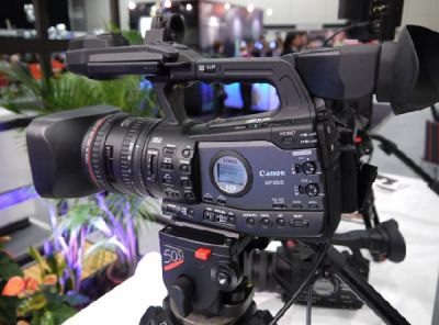 Canon XF300 HD Professional Camcorder (PAL)