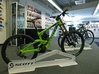 FOR SALE: NEW 2013 CANNONDALE SCALPEL 29ER CARBON 1 $4, 600