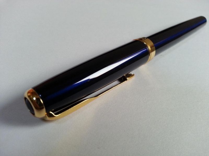 Brand new stylish Parker fountain pen --matt black