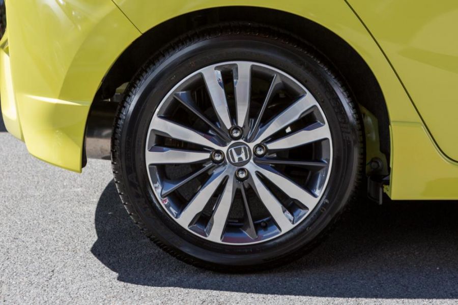 Buy Honda Jazz VTi-S 2015 car in yellow colour online at Keema Cars