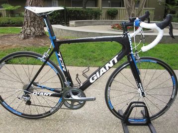 Giant  TCR Advanced 1 Road Bike 2011