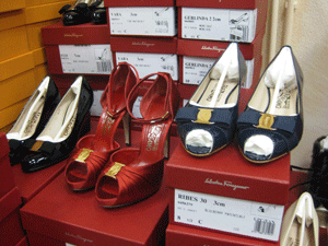 ITALIAN COMPANY SELLS WHOLESALE PRADA, GUCCI, BURBERRY, DOLCE&GABBANA BAGS, shoes, apparel, accessor