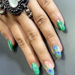Nail artist in Vasai